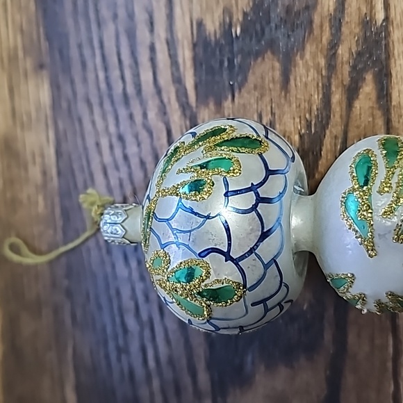 Vintage hand blown glass ornate Christmas ornament - Picture 3 of 8